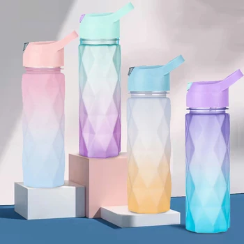600 мл Градиентная спортивная бутылка для воды для девочек Пластиковые бутылки для воды с соломинкой Портативная бутылка для питья для путешествий на открытом воздухе Тренажерный зал