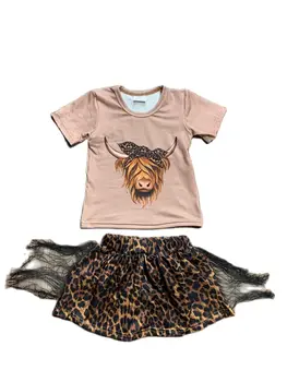 Летний модный комплект для девочек из бутика с милым принтом в виде головы быка, Розовый топ с коротким рукавом, юбка с леопардовым принтом и кисточками.